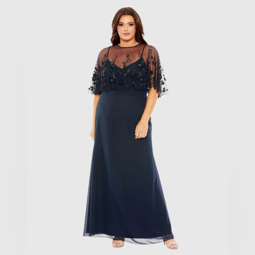 MAC DUGGAL
Sleeveless Gown with Embellished Cape